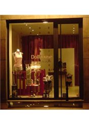   Dollhouse, Jeux de filles